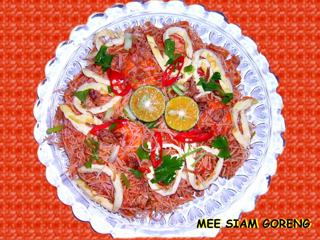 Riezanie's Recipe Collections: MEE SIAM GORENG / KUAH TAUCO